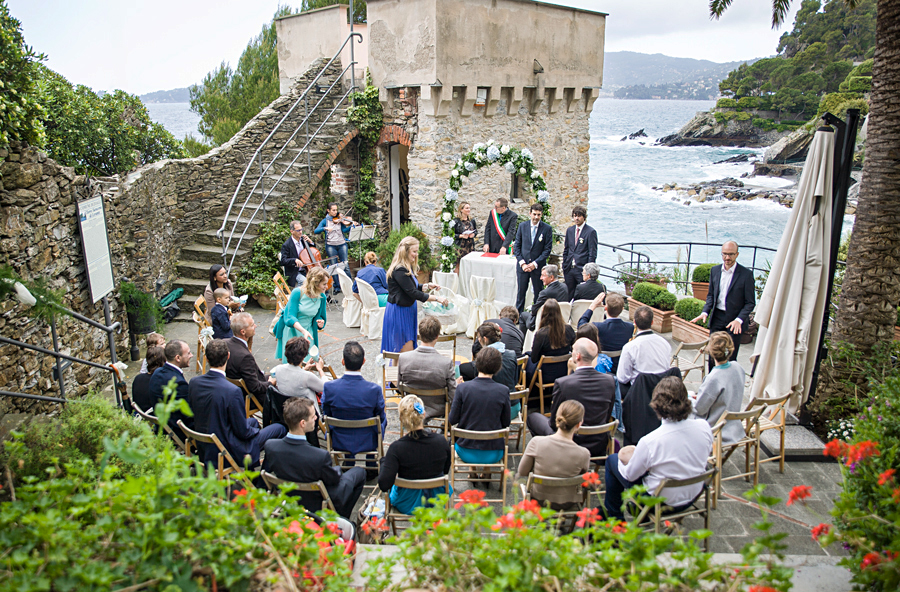 официальная-свадьба-в-лигурии-открытая-площадка-у-моря